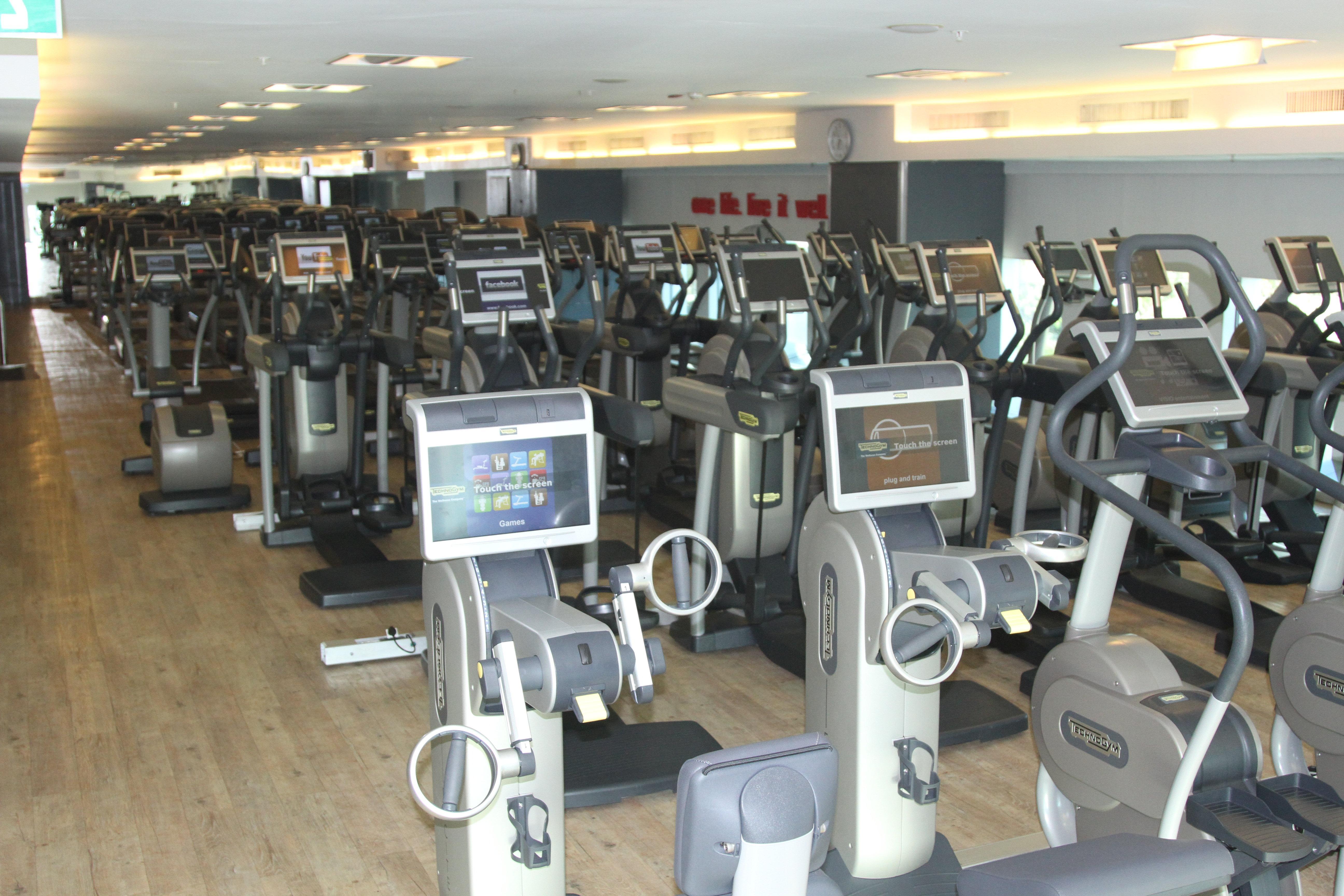 特拉维夫市中心皇冠假日酒店 外观 照片 The gym at the hotel