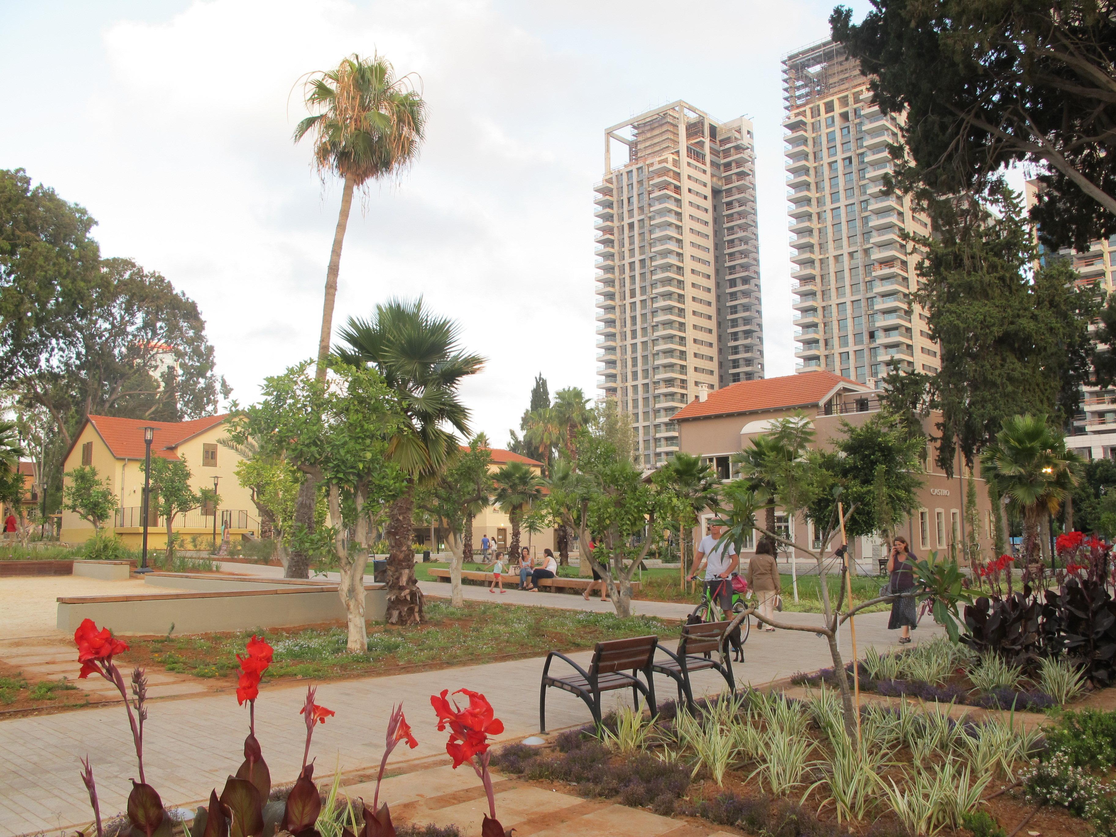 特拉维夫市中心皇冠假日酒店 外观 照片 Park in Kiryat Jamir